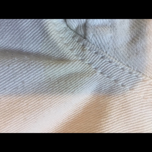 🌼 3/$25 Distressed white denim jacket - Picture 4 of 4